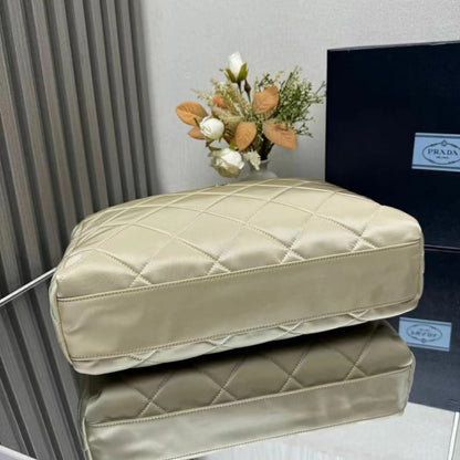 Prada Re-Edition 1995 Nylon 7.1" (18 cm)