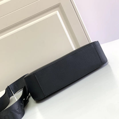 Prada Re-Edition 2005 Saffiano Black with Silver 9.1" (23 cm)