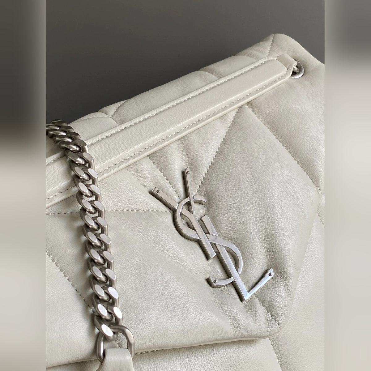 YSL Loulou Puffer 13.8" (35 cm)